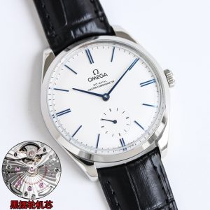 SJ Production White 1450, Rose Gold 1500. Diamonds +100 Grand Launch: OMEGA 🎮PN1 De Ville Prestige Small Seconds Series Manual Mechanical De Ville Collection Watch Master Chronometer 40mm Diameter. Acquired original molds, developed over 14 months. Entire case crafted from genuine stainless steel, replicating authentic polishing techniques.Features a sapphire crystal for enhanced prestige. The arched dial undergoes deep blue PVD treatment, showcasing a sunray-brushed finish. 🎮Fully interchangeable with genuine components, especially the buckle emblem—meticulously engraved by precision machines for exceptional dimensionality, achieving true perfection.The market's only genuine molded leather strap and buckle. The emblem is also precision-engraved. Powered by the Omega 8926 Master Chronometer movement, its elegant operation is clearly visible through the scratch-resistant sapphire crystal case back. We welcome all watch enthusiasts to appreciate this piece. 🎮 S1 Exquisite Recommendation: Men's Two-Hand Semi-Mechanical Wristwatch